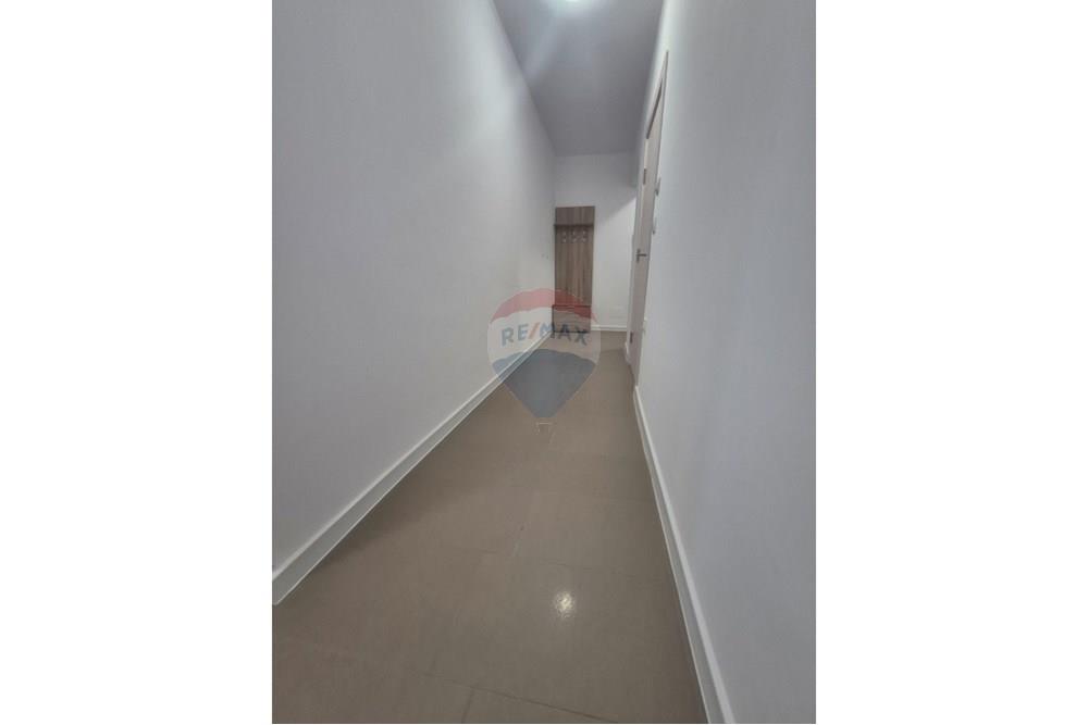 Апартамент - Под наем - гр. Варна, Област Варна, България - WhatsApp Image 2025-10-28 at 10.43.08_7b50d11c.jpg - Коридор - 360511004-162