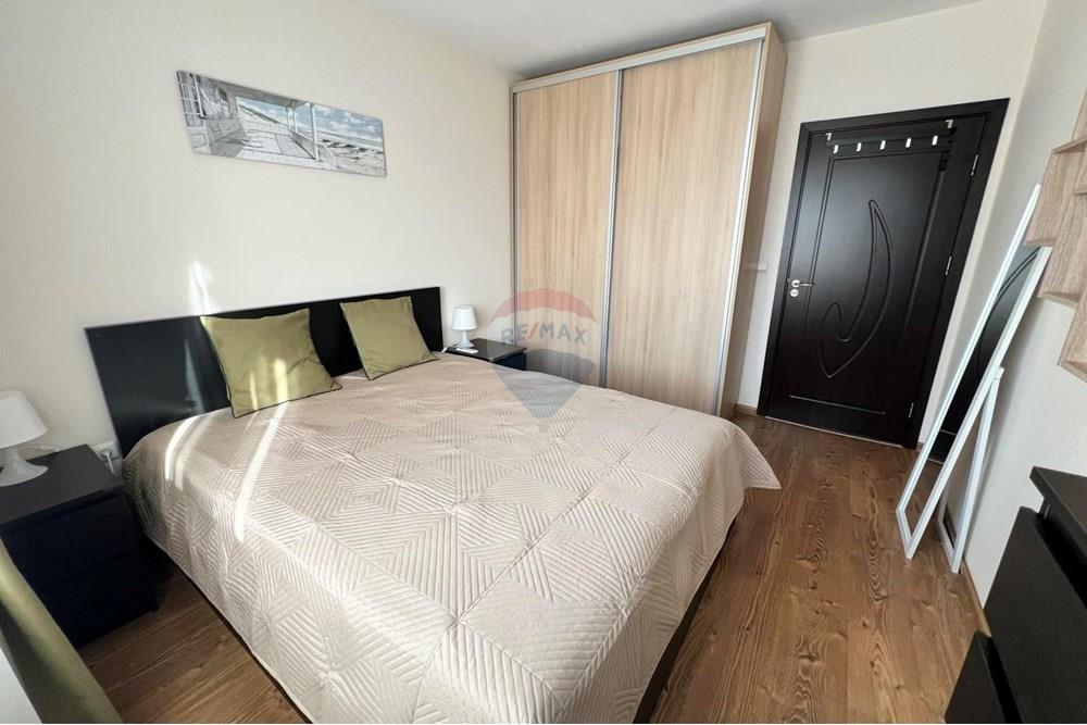 Апартамент - Под наем - гр. Варна, Област Варна, България - Спалня гардероб 2.jpg - 360301019-58