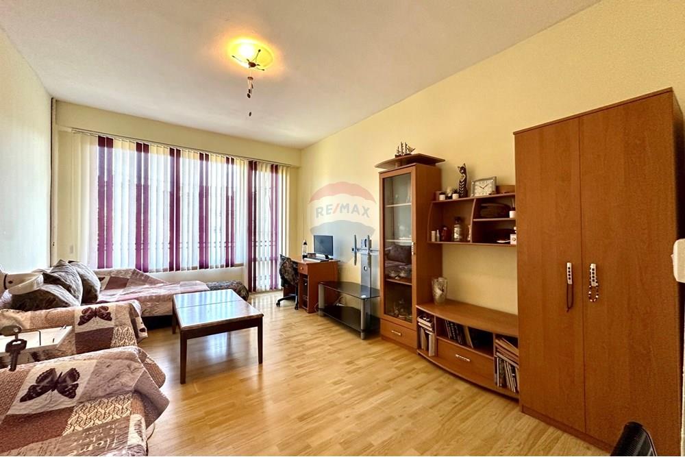 Condo/Apartment - For Sale - гр. Велико Търново, Област Велико Търново, Болгария - viber_изображение_2025-10-24_11-54-00-105.jpg - Living Room - 360431008-394