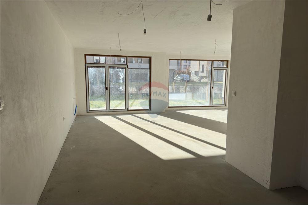 Градска къща - За продажба - гр. София, Област София град, България - 71 - 360241007-88