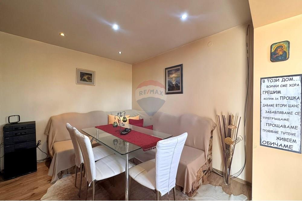 Hus på landet - Til salgs - с. Червена вода, Област Русе, България - IMG_3306.JPEG - Stue / spisestue - 360451033-97