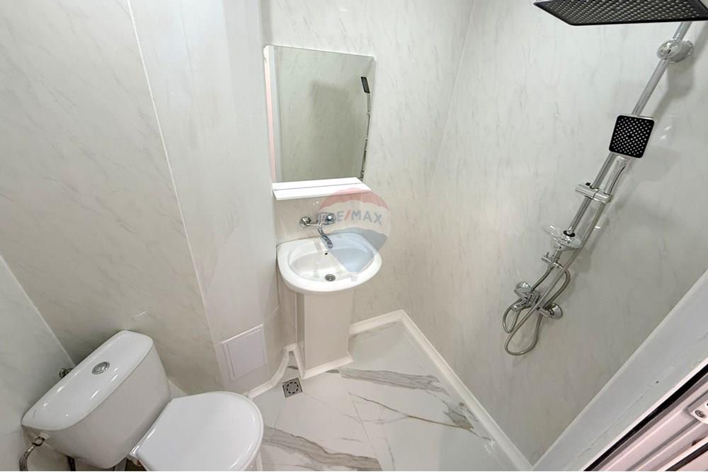 Апартамент - За продажба - гр. Варна, Област Варна, България - viber_изображение_2025-10-27_11-47-36-704.jpg - Баня - 360511003-309