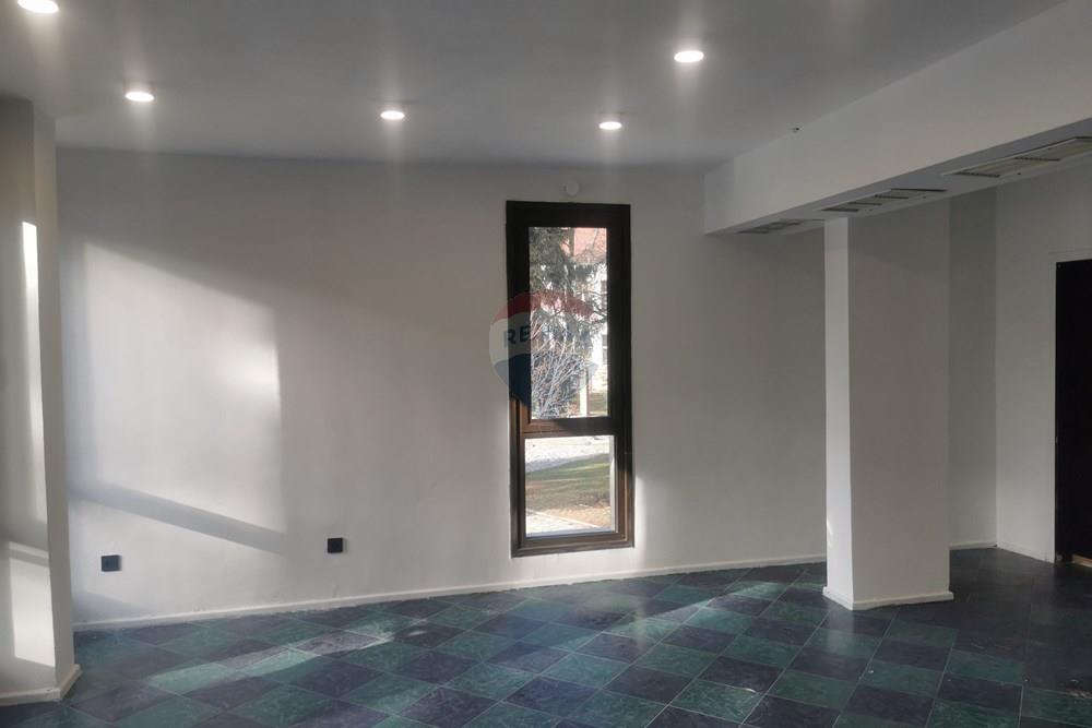 Търговски обект/Магазин - Под наем - гр. Разлог, Област Благоевград, България - IMG_20260109_144004.jpg - 360421019-38