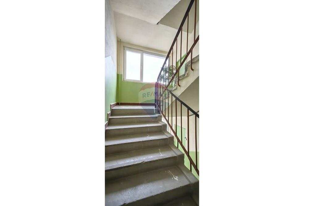 Апартамент - За продажба - гр. Варна, Област Варна, България - viber_изображение_2025-10-29_15-32-34-422.jpg - Коридор - 360511010-93