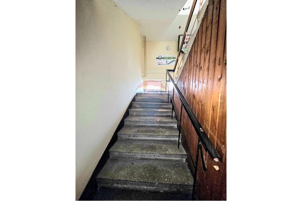 Ресторант за бързо хранене - Под наем - гр. Варна, Област Варна, България - viber_image_2025-10-22_13-06-49-257.jpg - Коридор - 360511018-10