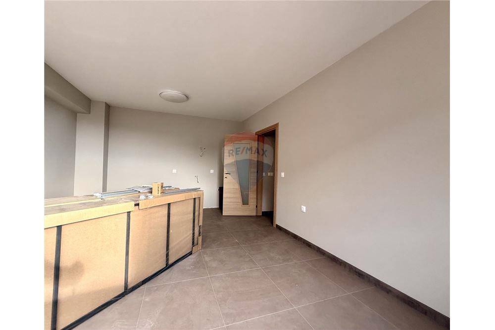 Апартамент - За продажба - гр. Варна, Област Варна, България - Слънчева всекидневна с кухненски бокс с изход към просторна открита тераса с гледка към морето - Всекидневна/Трапезария - 360321025-272