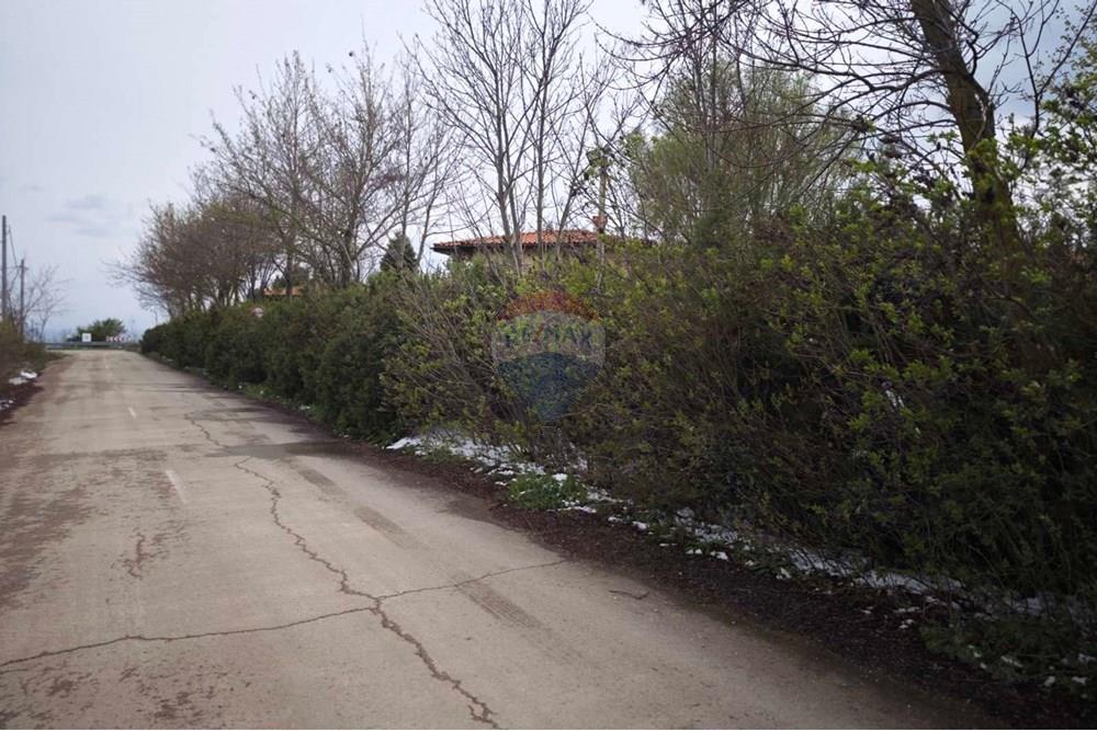 УПИ - За продажба - с. Топола, Област Добрич, България - viber_image_2025-04-07_16-21-49-032.jpg - 360391053-4