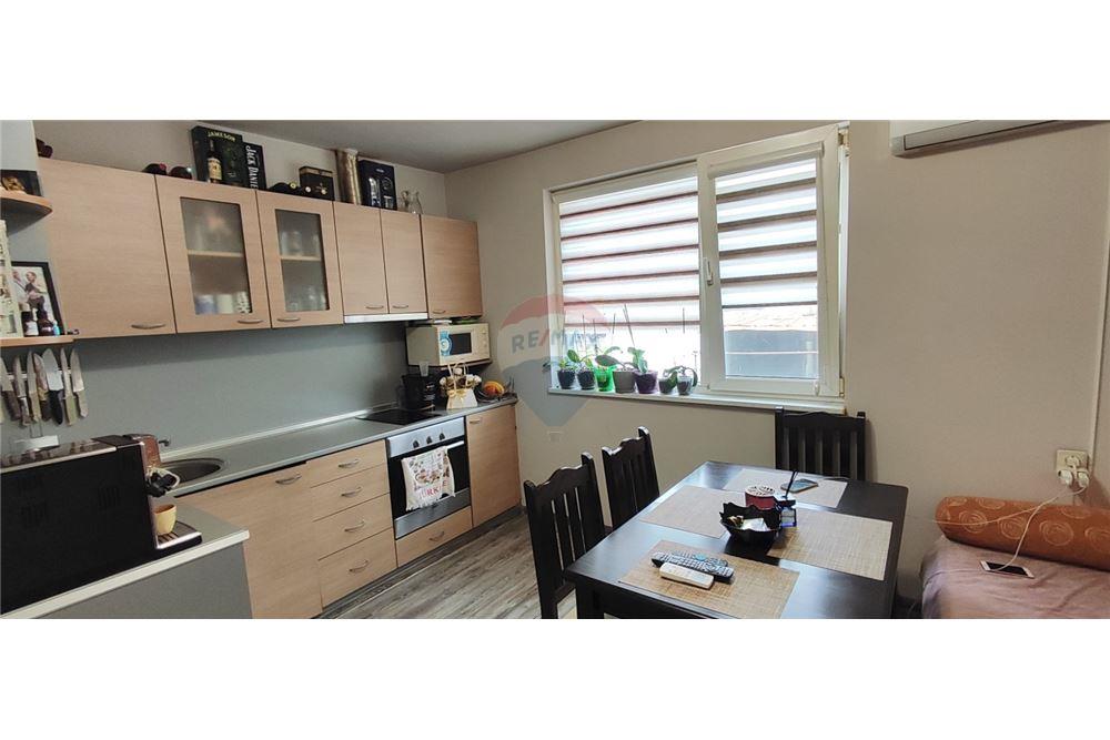 Градска къща - За продажба - гр. Аксаково, Област Варна, България - 2 - 360301003-179