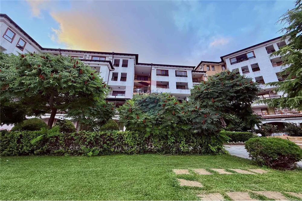 Апартамент - За продажба - с. Рогачево, Област Добрич, България - Озеленен и аранжиран двор - Двор - 360321025-273