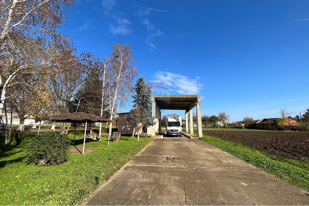 Фабрика - За продажба - с. Полковник Ламбриново, Област Силистра, България - двор 1.jpg - 360321028-142