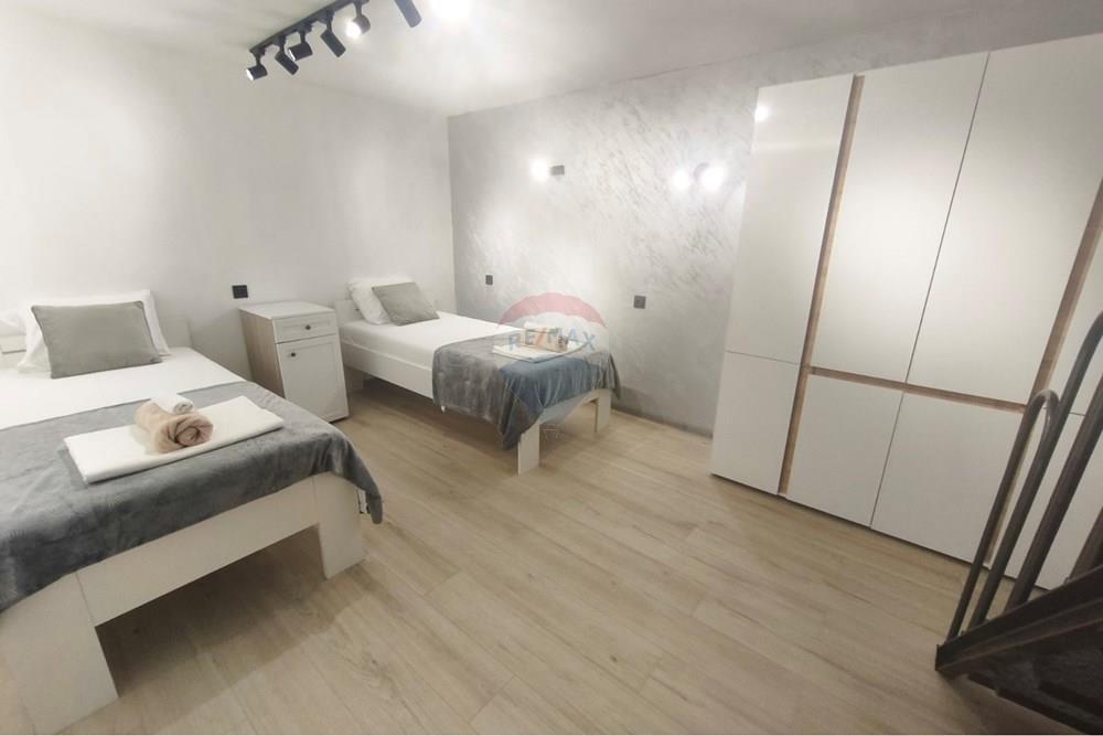 Апартамент - Под наем - гр. Варна, Област Варна, България - viber_image_2025-09-24_17-56-20-051.jpg - Спалня - 360391040-61