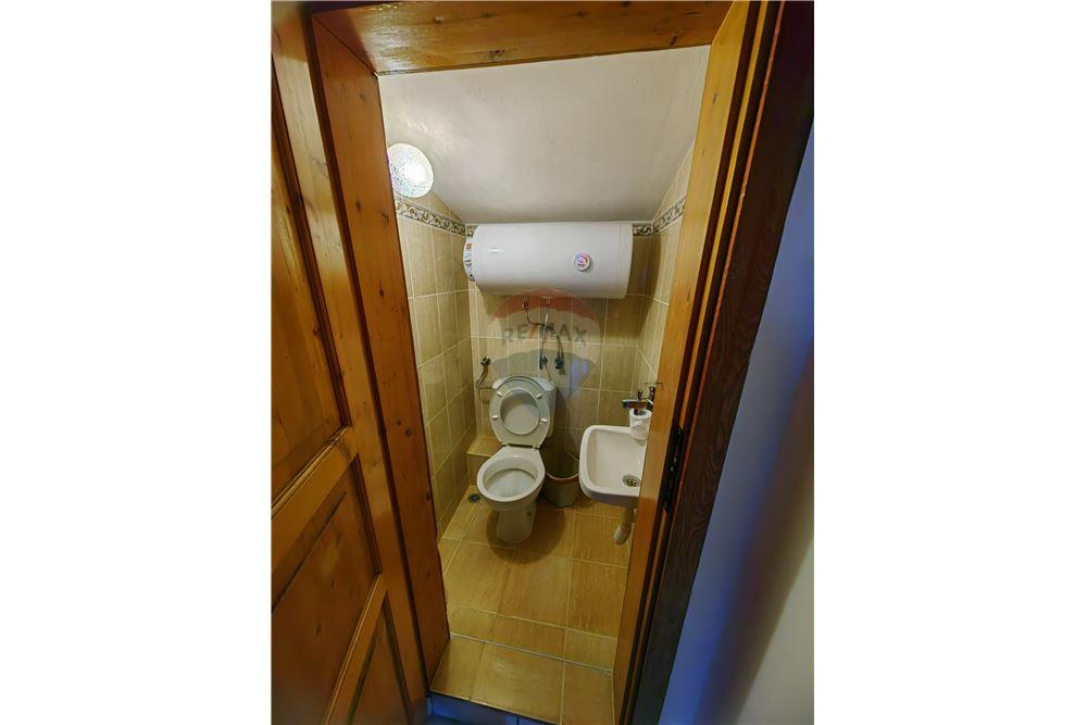 Етаж от къща - Под наем - гр. Варна, Област Варна, България - 7 - 360471021-47