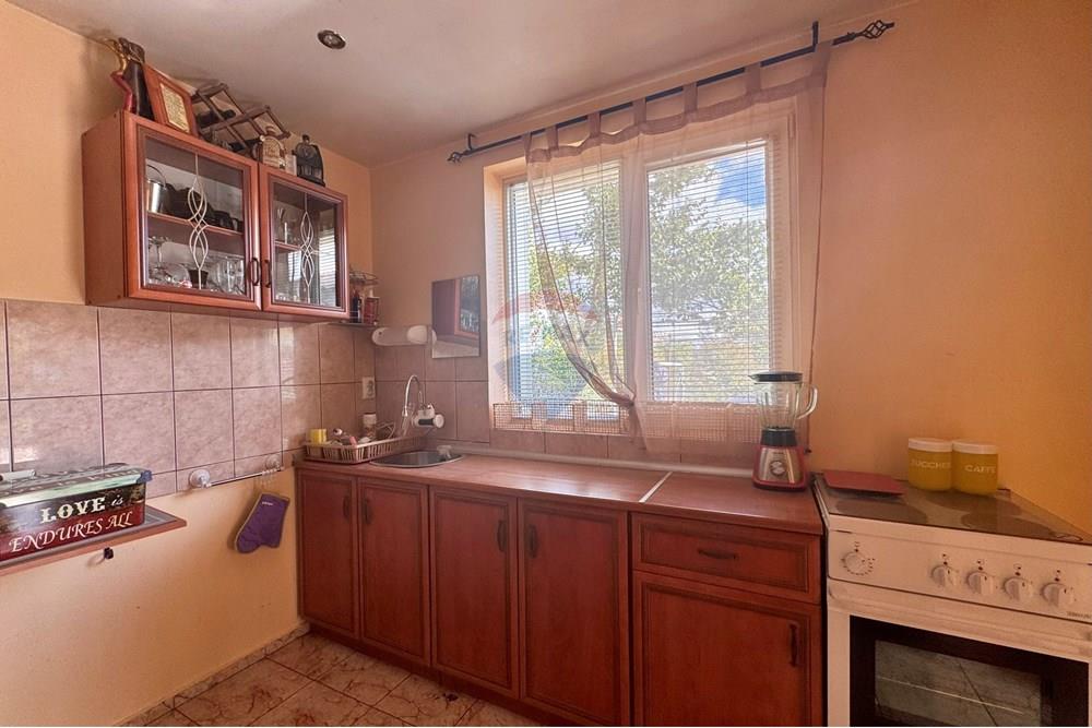 Hus på landet - Til salgs - с. Червена вода, Област Русе, България - IMG_3307.JPEG - Stue / spisestue - 360451033-97