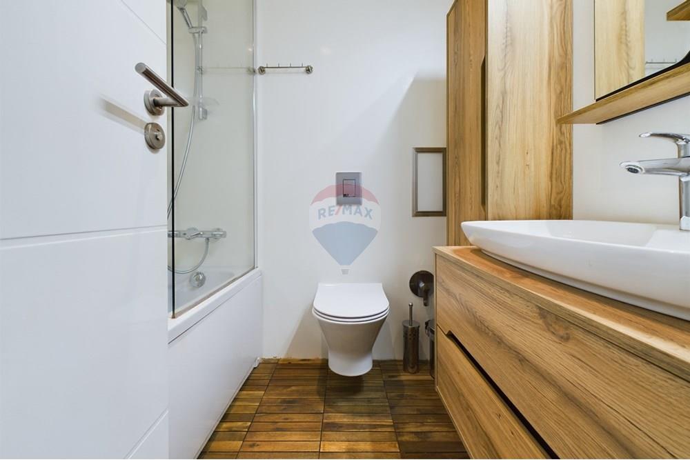 Апартамент - За продажба - гр. Варна, Област Варна, България - CAM02315G0-PR0031-STILL009.jpg - Баня - 360531003-34