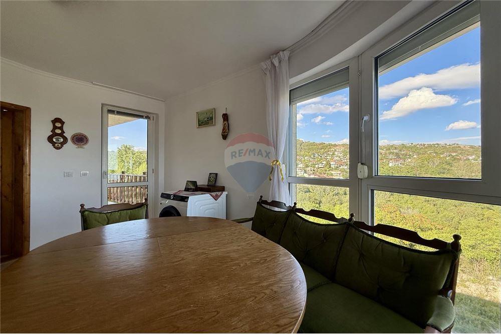 Condo/Apartment - For Sale - гр. Балчик, Област Добрич, Болгария - Просторна всекидневна с кухненски бокс и трапезария  с излаз към голяма открита тераса с гледка към морето - LivingRoom/DiningRoom - 360321025-229