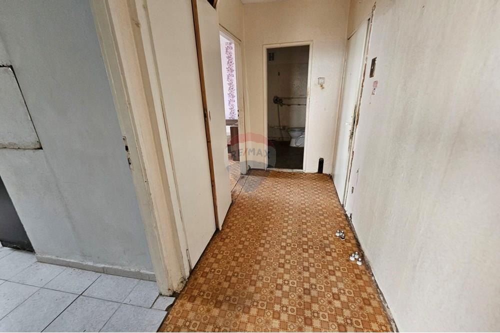 Апартамент - За продажба - гр. Варна, Област Варна, България - viber_image_2025-10-13_12-32-20-022.jpg - Коридор - 360391034-50