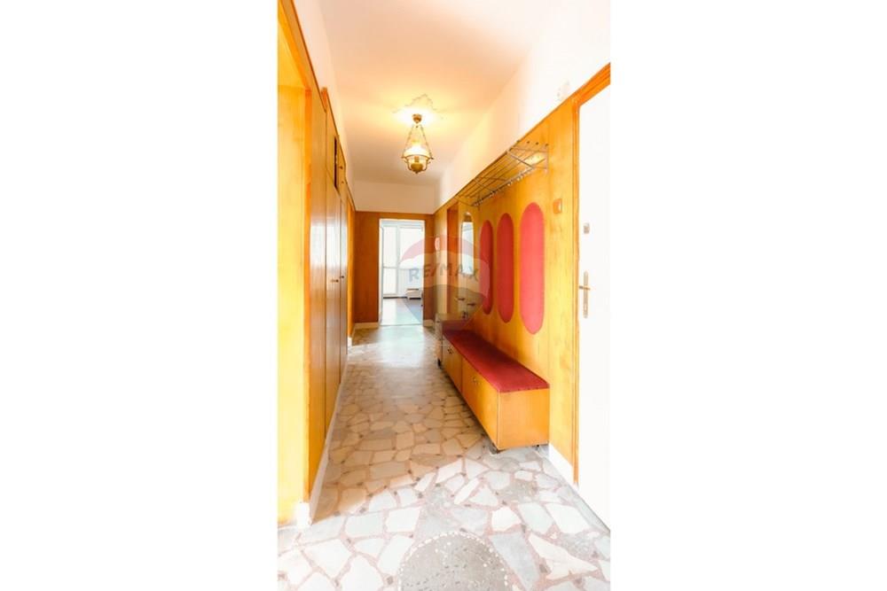 Апартамент - Под наем - гр. Варна, Област Варна, България - антре 01.jpg - 360301017-95