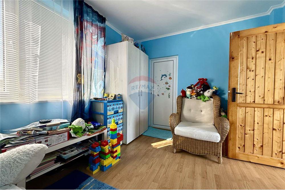 Condo/Apartment - For Sale - гр. Балчик, Област Добрич, Болгария - Втора спалня с баня и тоалетна в едно помещение към нея - Bedroom - 360321025-229