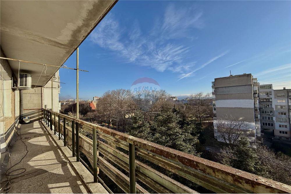 Апартамент - За продажба - гр. Варна, Област Варна, България - Открита просторна тераса с частична панорамна гледка и достъп от всекидневна, спалня и кухня - Тераса - 360321025-285