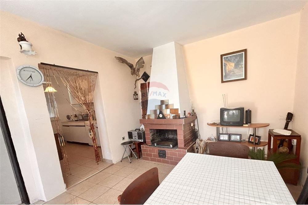 Вила - За продажба - гр. Варна, Област Варна, България - Всекидневна и трапезария с камина и изход към просторна веранда с нескриваема гледка към морето и гора/ етаж 1 - Всекидневна/Трапезария - 360321025-286