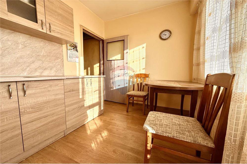 Апартамент - За продажба - гр. Варна, Област Варна, България - Слънчева кухня с изход към открита тераса с частична панорамна гледка - Кухня - 360321025-285