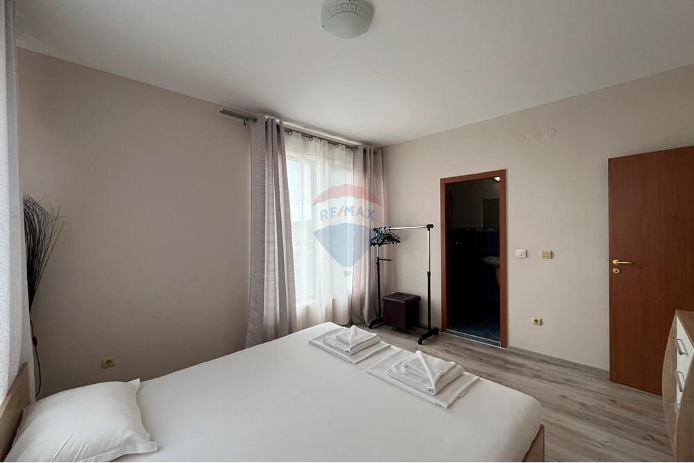 Апартамент - За продажба - к.к. Златни пясъци, Област Варна, България - спалня 1-4.jpg - Родителска спалня - 360321028-141