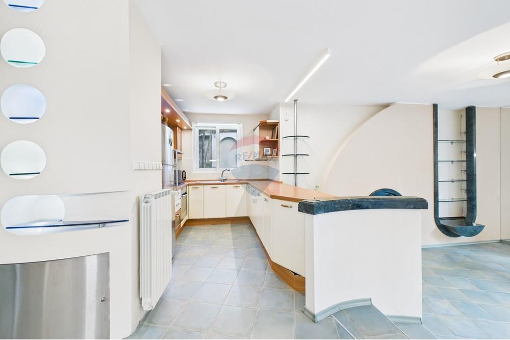 Градска къща - За продажба - гр. София, Област София град, България - CAM02315G0-PR0098-STILL004.jpg - 360241021-100