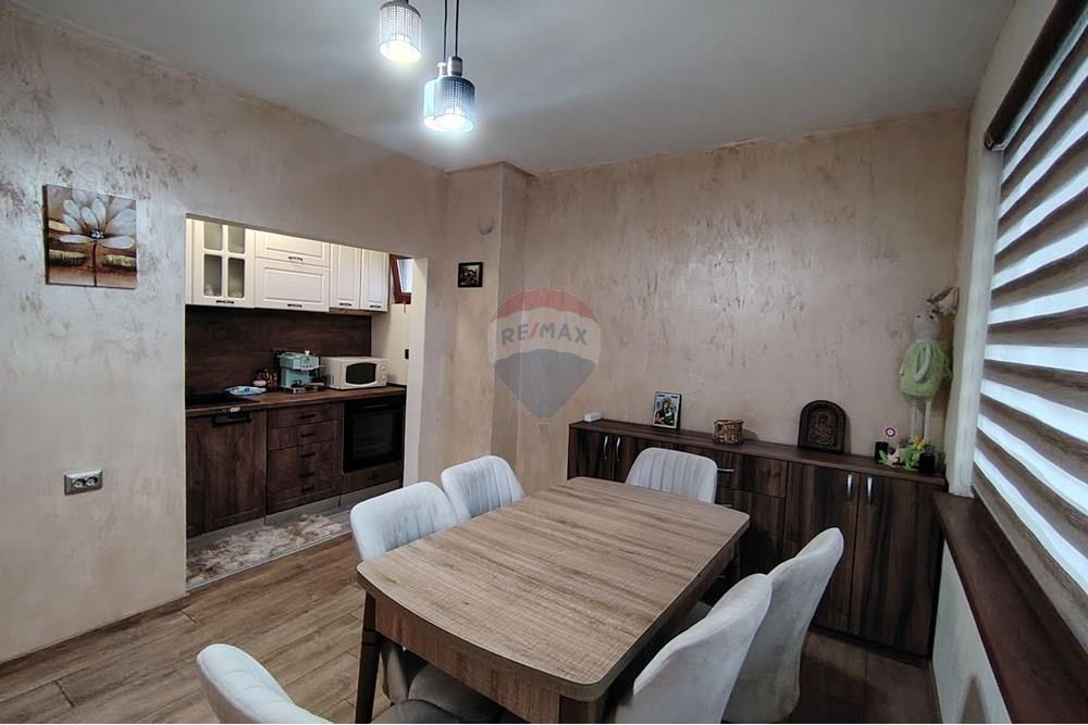 Апартамент - Под наем - гр. Шумен, Област Шумен, България - viber_изображение_2025-11-24_09-24-07-596.jpg - Трапезария - 360441021-2