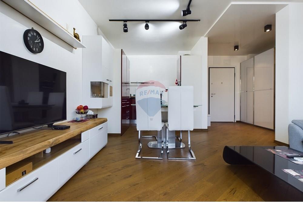 Апартамент - За продажба - гр. Варна, Област Варна, България - CAM02315G0-PR0031-STILL003.jpg - Всекидневна - 360531003-34