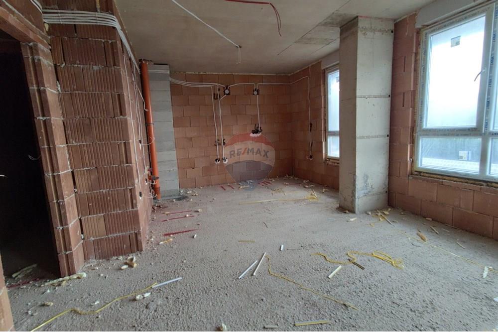 Апартамент - За продажба - гр. Варна, Област Варна, България - viber_изображение_2025-10-28_14-26-50-386.jpg - Всекидневна - 360511015-16