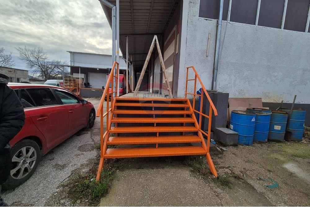 Индустриален имот - Под наем - гр. Велико Търново, Област Велико Търново, България - viber_изображение_2025-12-10_09-37-41-110.jpg - 360431025-21