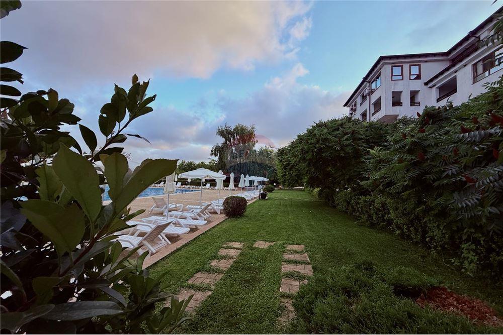 Апартамент - За продажба - с. Рогачево, Област Добрич, България - Озеленен и аранжиран двор - Двор - 360321025-273