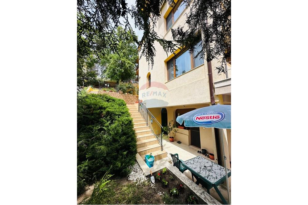 Хотел - За продажба - к.к. Чайка, Област Варна, България - IMG_0605.jpeg - Двор - 360321001-517