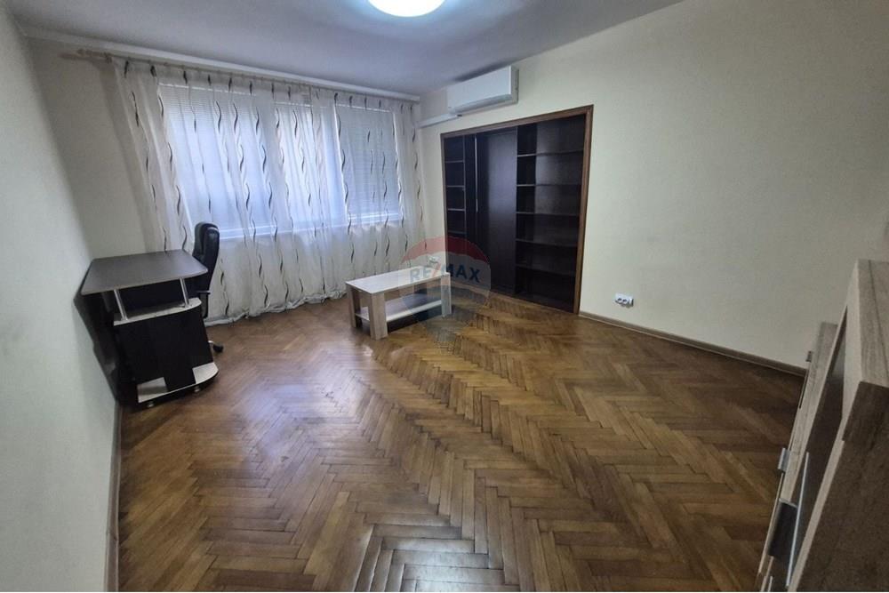 Апартамент - Под наем - гр. Варна, Област Варна, България - Изображение от WhatsApp на 2025-10-26 в 21.28.40_8c03f3c2.jpg - Всекидневна/Трапезария - 360511013-82