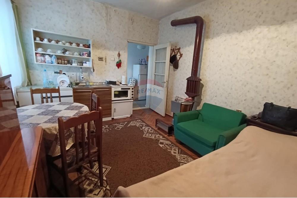 Градска къща - За продажба - гр. Силистра, Област Силистра, България - 69d60b02-70e5-4d74-86a6-bb8c7f61e2df.jpeg - Спалня - 360301017-72