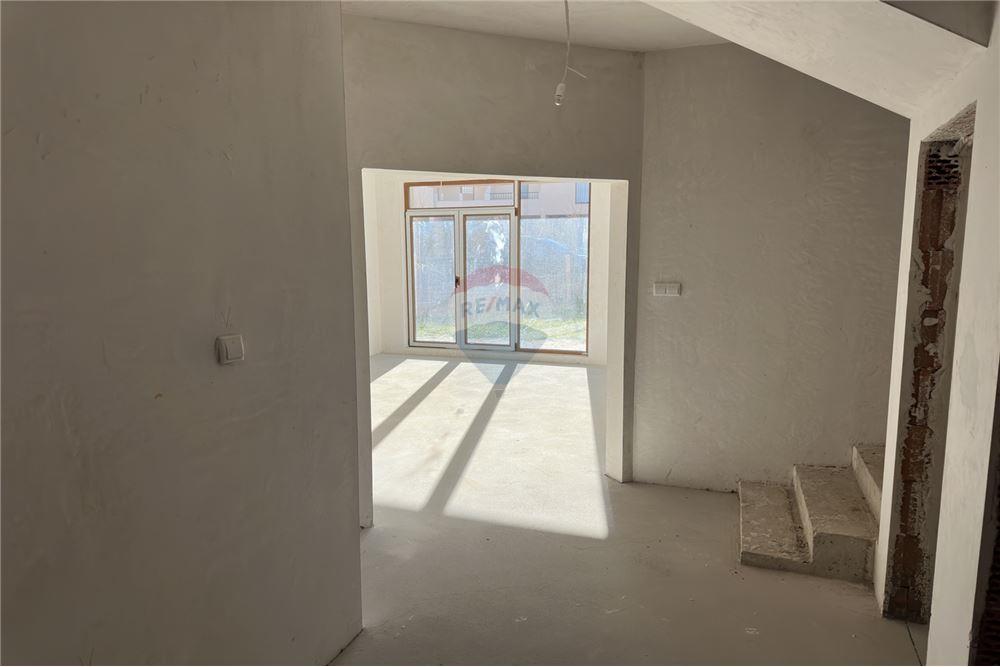 Градска къща - За продажба - гр. София, Област София град, България - 74 - 360241007-88