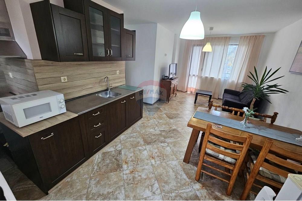 Апартамент - Под наем - гр. Варна, Област Варна, България - viber_image_2025-10-24_14-21-25-752.jpg - Всекидневна - 360511013-81