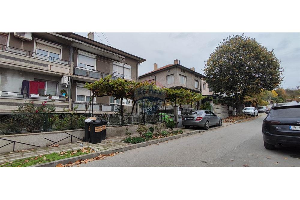 Градска къща - За продажба - гр. Аксаково, Област Варна, България - 1 - 360301003-179