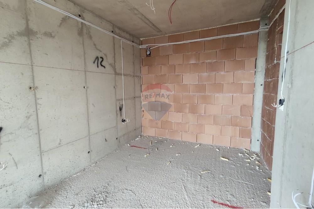 Апартамент - За продажба - гр. Варна, Област Варна, България - viber_изображение_2025-10-28_14-26-55-067.jpg - Спалня - 360511015-16