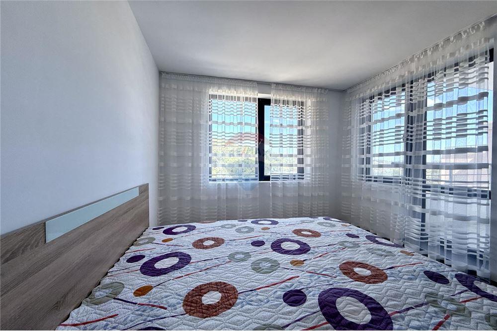 Апартамент - За продажба - гр. Варна, Област Варна, България - Родителска спалня с изход към обща открита тераса с панорамна горска гледка - Родителска спалня - 360321025-247