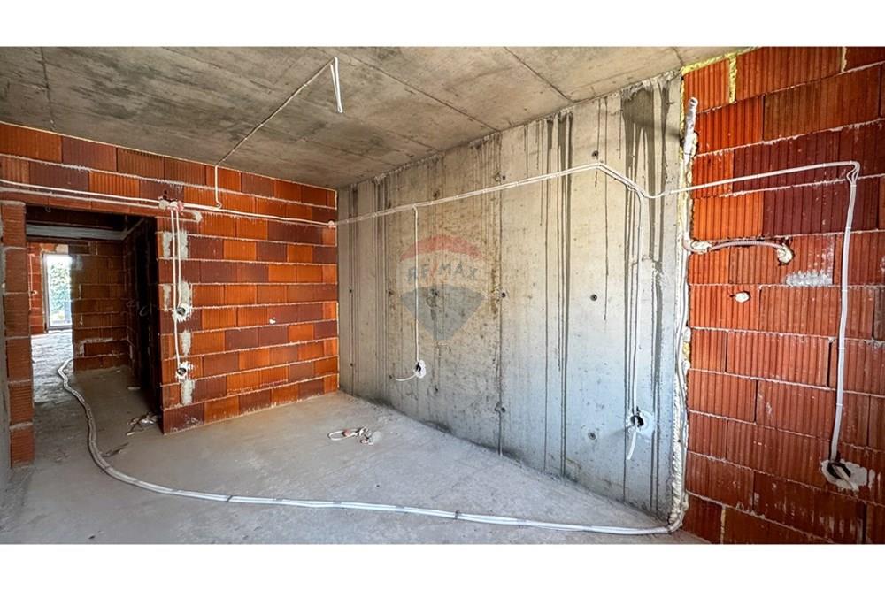 Апартамент - За продажба - гр. Пловдив, Област Пловдив, България - 2025-07-08 10.19.23.jpg - 360561012-218