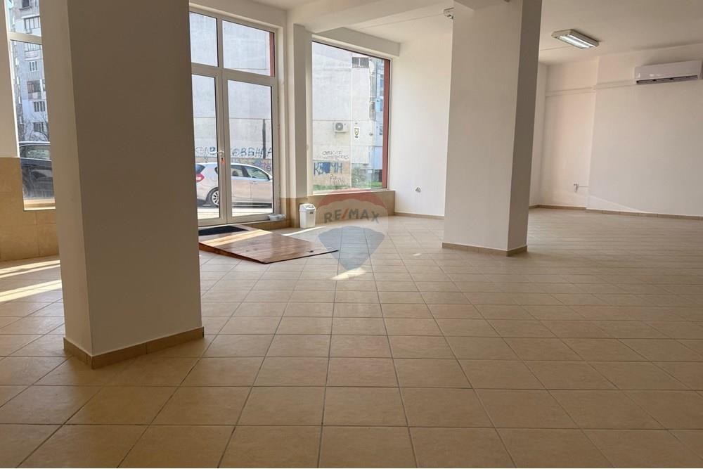 Търговски обект/Магазин - Под наем - гр. Варна, Област Варна, България - 0-02-05-86d3c4e60ba2c9b581aaf1bcfca7ce2915bea927ca8c9ceb5ca97535bf6ec831_5cde4ae765a8119a.jpg - 360481001-675