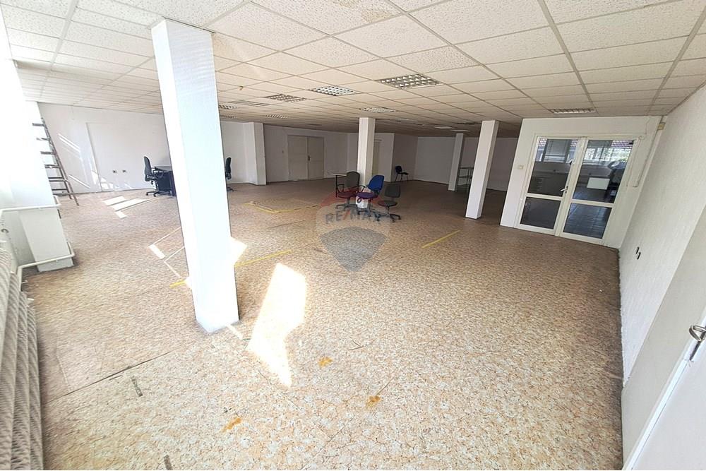 Индустриален имот - Под наем - гр. Русе, Област Русе, България - 20251021_135500.JPG - 360451036-39