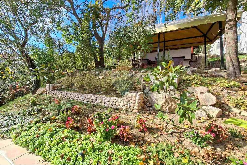 Хотел - За продажба - к.к. Чайка, Област Варна, България - 35.jpg - Двор - 360321001-517