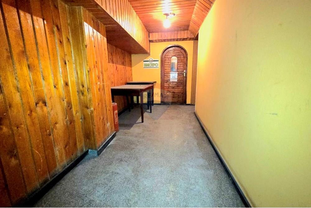 Ресторант за бързо хранене - Под наем - гр. Варна, Област Варна, България - viber_image_2025-10-22_13-06-48-314.jpg - Коридор - 360511018-10