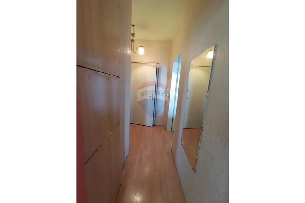 Апартамент - За продажба - гр. Варна, Област Варна, България - 221ce2a5-948f-480e-929f-db439a3993ff.jpeg - Коридор - 360301017-93