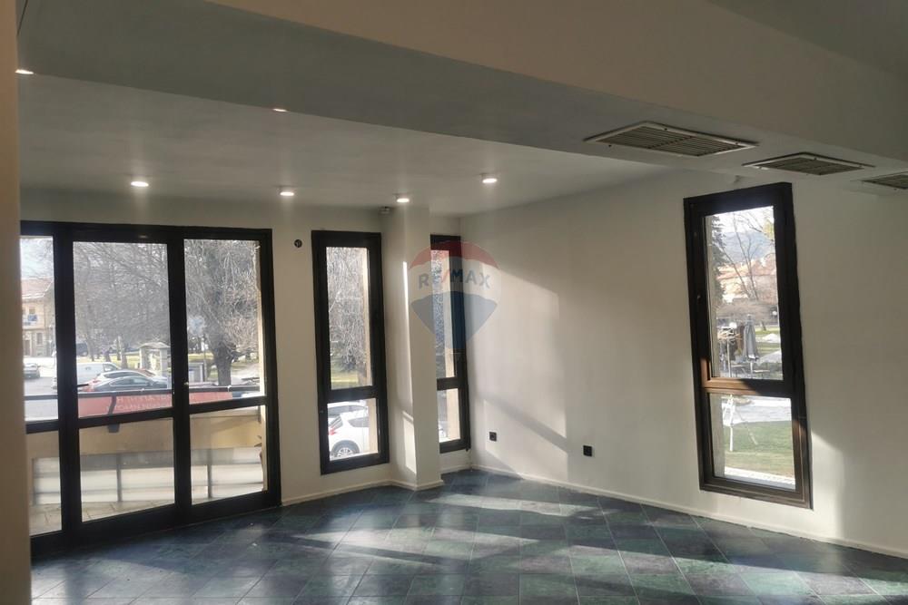 Търговски обект/Магазин - Под наем - гр. Разлог, Област Благоевград, България - IMG_20260109_144234.jpg - 360421019-38