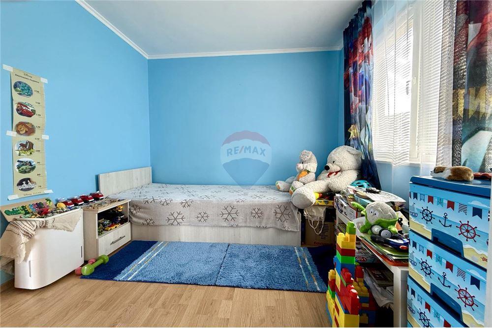 Condo/Apartment - For Sale - гр. Балчик, Област Добрич, Болгария - Втора спалня с баня и тоалетна в едно помещение към нея - Bedroom - 360321025-229