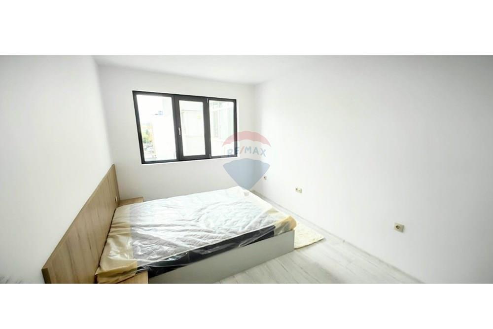 Апартамент - За продажба - гр. Варна, Област Варна, България - viber_изображение_2025-10-29_15-32-34-609.jpg - Родителска спалня - 360511010-93