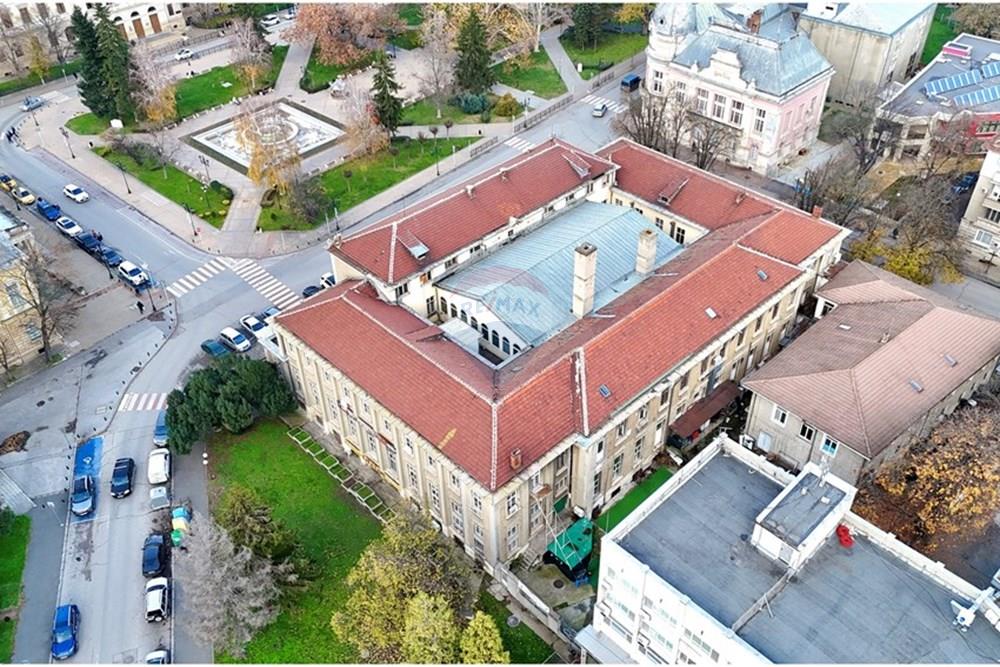 Офис сграда - Под наем - гр. Русе, Област Русе, България - dji_fly_20251204_153242_0741_1765885384104_photo.JPEG - 360451033-113